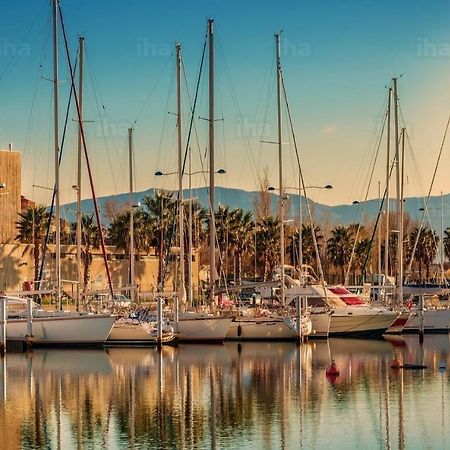 Voilier A Quai Au Calme Hotel Canet-en-Roussillon Exterior photo