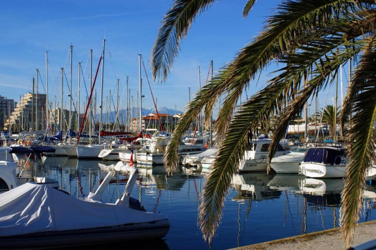 Voilier A Quai Au Calme Hotel Canet-en-Roussillon Exterior photo